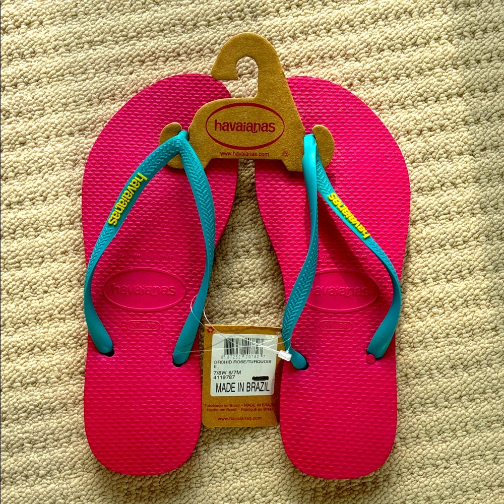 NWT Havianas Vibrant Pink Flip Flops with Turquoise Straps
